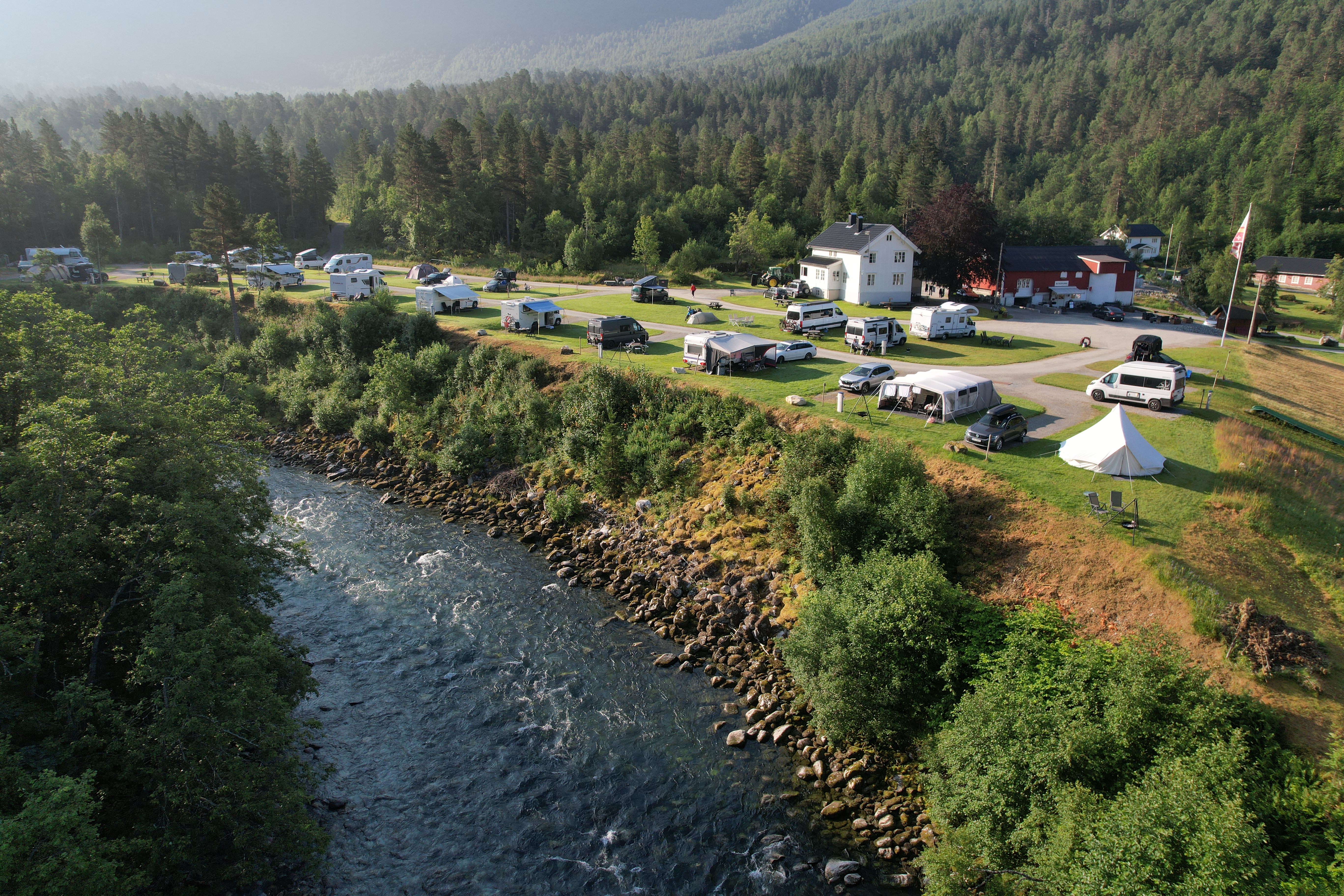 Glamping telt med utsikt mot Gudbrandsjuvet